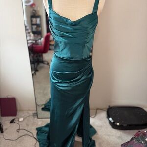 Elegant Teal Evening Gown size 6